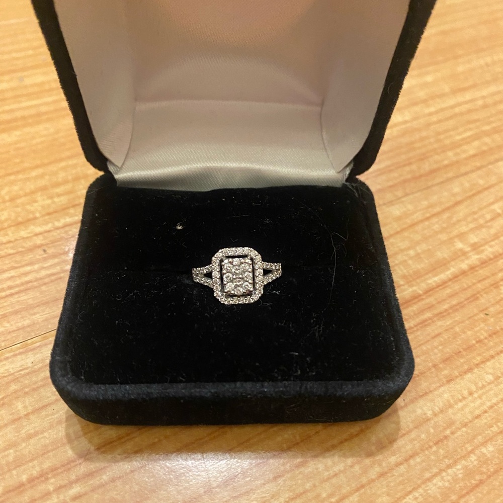 2 ct tw diamond and white gold engagement/promise ring. Size 6.5.